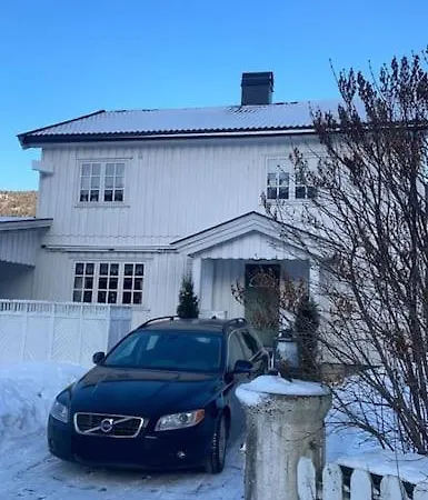Familievennlig Fritidsbolig I Hjertet Av Fla, Perfekt For Besok I Bjorneparken *