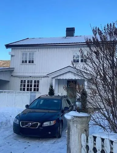 Familievennlig Fritidsbolig I Hjertet Av Fla, Perfekt For Besok I Bjorneparken *
