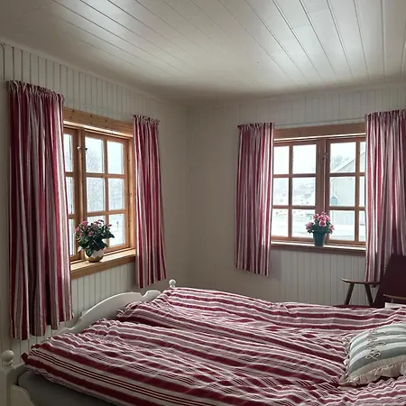 Familievennlig Fritidsbolig I Hjertet Av Fla, Perfekt For Besok I Bjorneparken